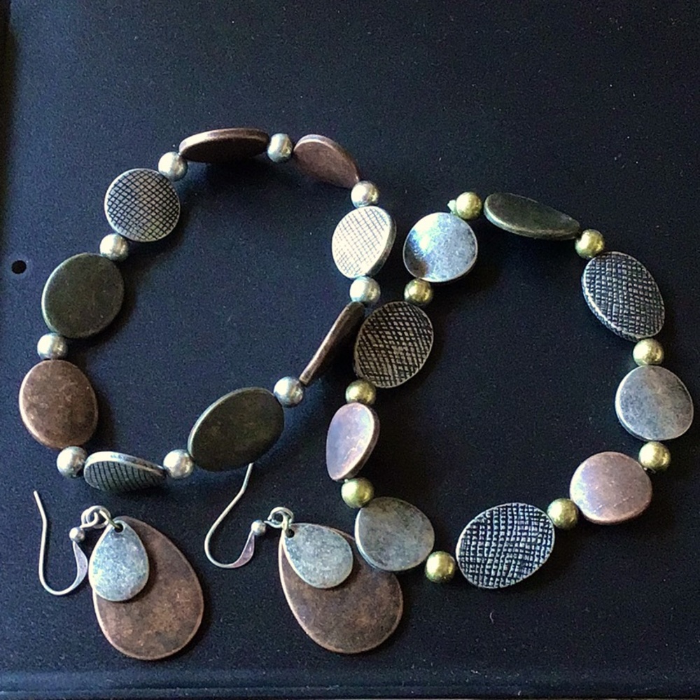 Bracelet and earrings set